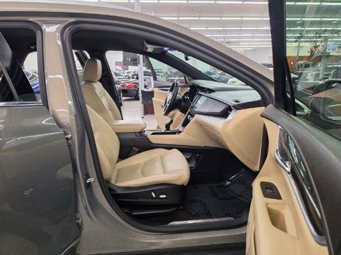 Used 2018 Cadillac XT5 FWD image 10