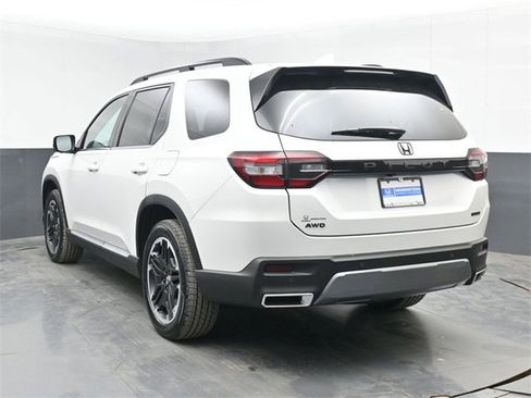 New 2026 Honda Pilot Touring image 7