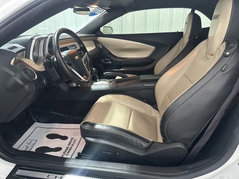 Used 2015 Chevrolet Camaro SS RWD image 11