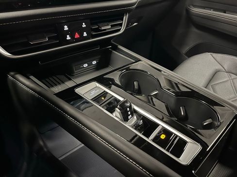 New 2025 Volkswagen Atlas SE image 13