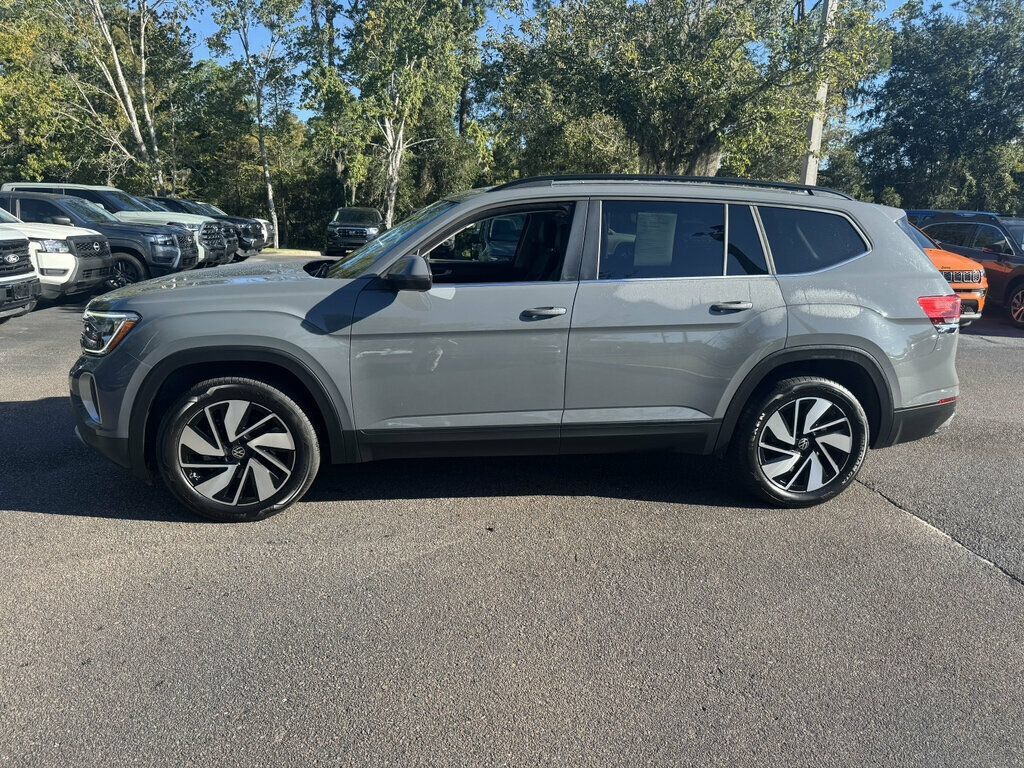Used 2026 Volkswagen Atlas SE AWD/4WD image 2