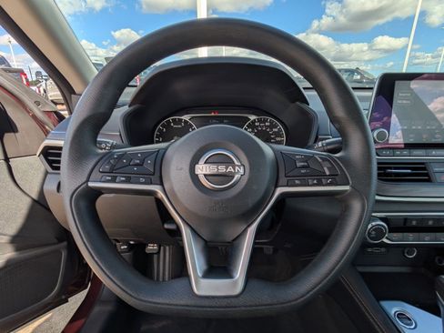 Used 2023 Nissan Altima 2.5 SV image 16