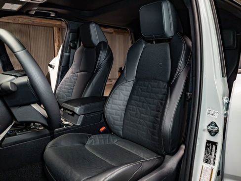 Used 2025 Toyota 4Runner TRD Off-Road image 24