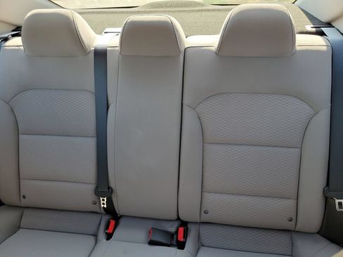 Used 2019 Hyundai Elantra SE FWD image 15