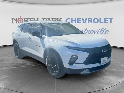 Used 2024 Chevrolet Blazer LT w/ Convenience Package FWD image 1
