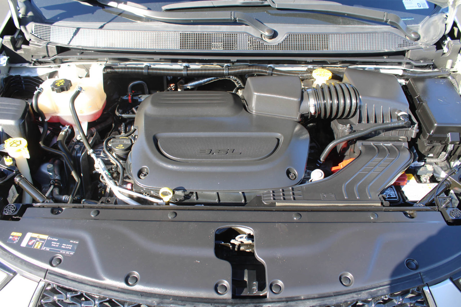Used 2024 Chrysler Pacifica Touring-L FWD image 27