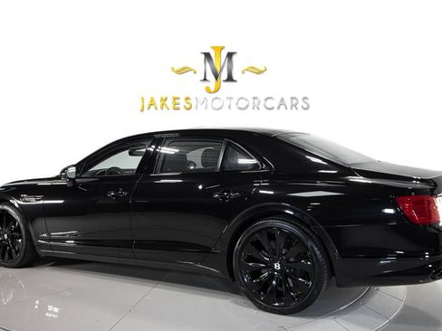Used 2023 Bentley Flying Spur Azure image 6
