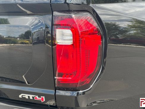 Used 2025 GMC Canyon AT4 AWD/4WD image 31