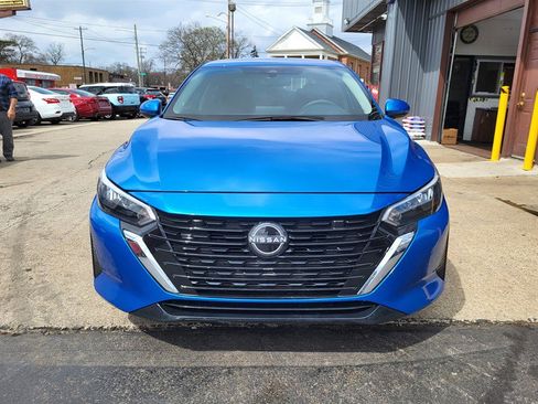 Used 2025 Nissan Sentra SV image 2