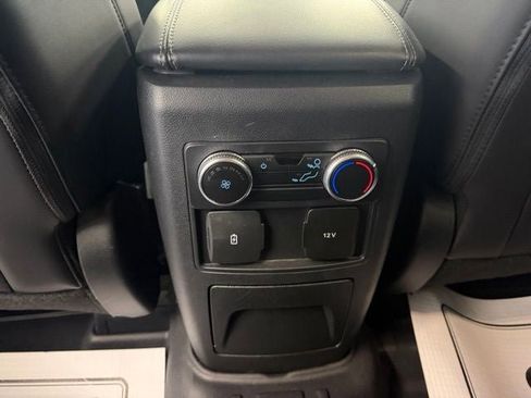Used 2022 Ford Explorer XLT w/ Equipment Group 202A AWD/4WD image 21