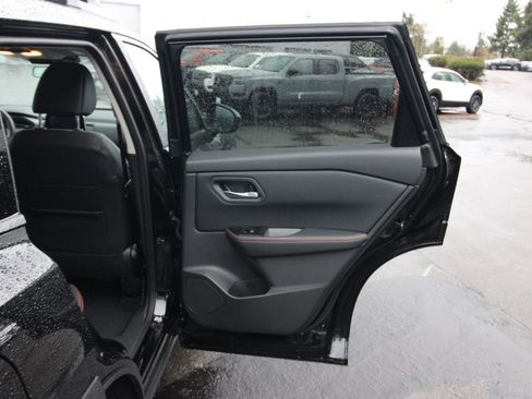 Certified 2025 Nissan Rogue SV AWD/4WD image 21