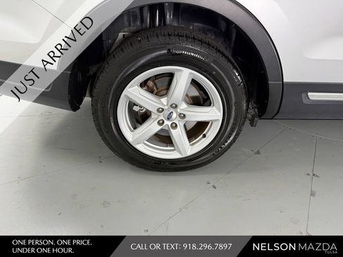 Used 2019 Ford Explorer XLT FWD image 13