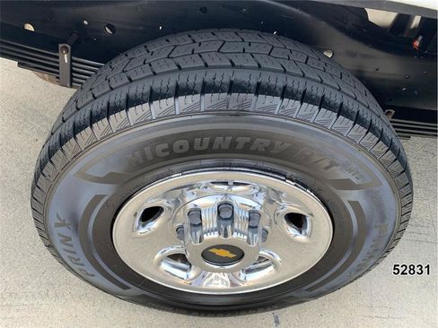 Used 2022 Chevrolet Express 3500 w/ Power Convenience Package RWD image 22