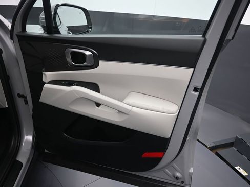 New 2025 Kia Sorento EX w/ Panoramic Sunroof Package AWD/4WD image 42