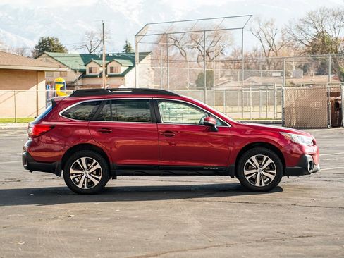 Used 2019 Subaru Outback 3.6R Limited w/ Popular Package #2 image 4