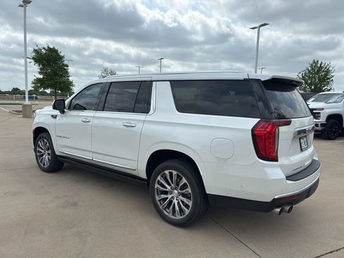 Used 2023 GMC Yukon XL Denali w/ Denali Reserve Package image 3