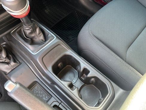 Used 2021 Jeep Gladiator Sport image 23