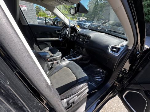 Used 2019 Jeep Compass Latitude w/ Cold Weather Group AWD/4WD image 20