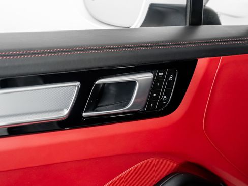 Used 2023 Porsche Cayenne Platinum Edition image 53