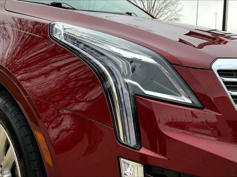 Used 2018 Cadillac XT5 Platinum w/ Driver Assist Package AWD/4WD image 27