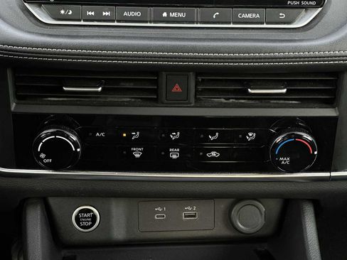 Used 2023 Nissan Rogue S image 16