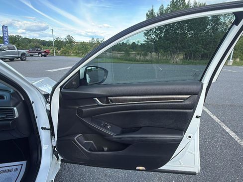 Used 2022 Honda Accord EX-L image 16