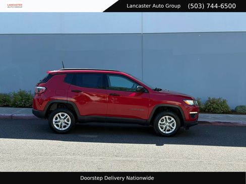 Used 2018 Jeep Compass Sport AWD/4WD image 7