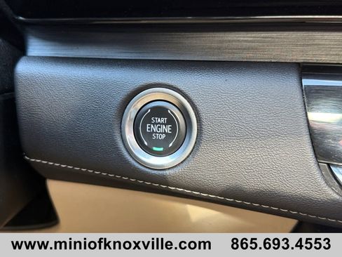 Used 2021 Cadillac Escalade Premium Luxury image 26