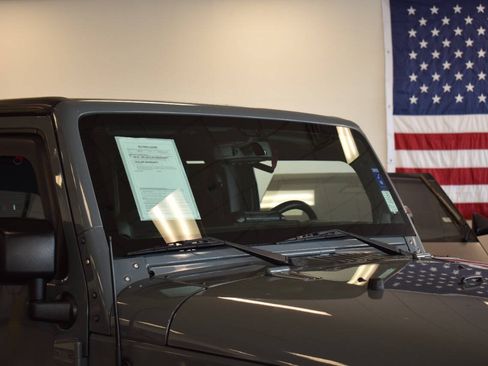Used 2014 Jeep Wrangler Unlimited Sport w/ Quick Order Package 24S AWD/4WD image 23