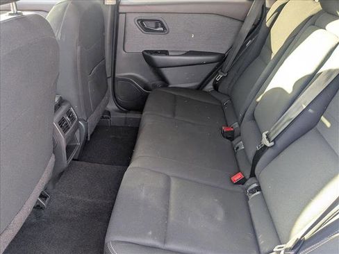 Used 2023 Nissan Rogue S image 18