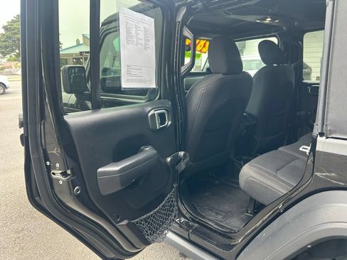 Used 2022 Jeep Wrangler Unlimited Sport AWD/4WD image 35