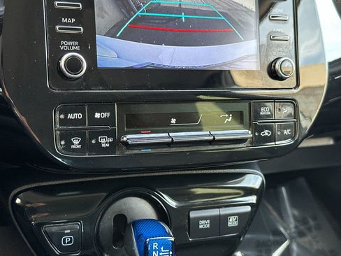 Used 2020 Toyota Prius LE image 23