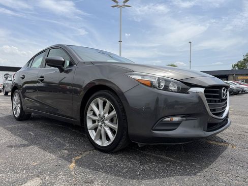 Used 2017 MAZDA MAZDA3 Touring FWD image 3