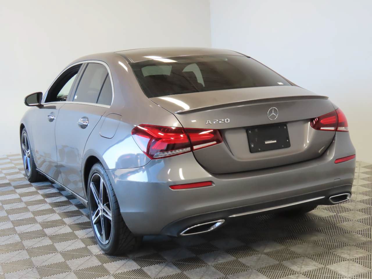 Used 2022 Mercedes-Benz A 220 image 3
