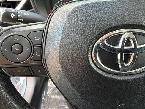 Used 2022 Toyota Corolla LE FWD image 19