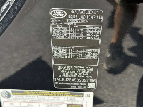 Used 2025 Land Rover Defender 110 S AWD/4WD image 26