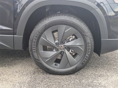 Certified 2025 Volkswagen Taos S image 10