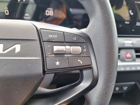Used 2025 Kia K4 FWD image 16