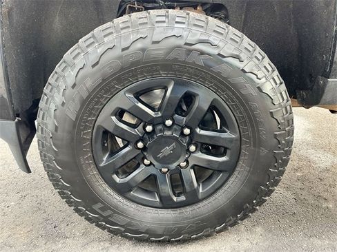 Used 2016 Chevrolet Silverado 2500 LT w/ Midnight Edition image 30