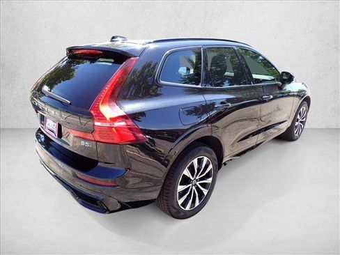 Used 2025 Volvo XC60 B5 Plus AWD/4WD image 4