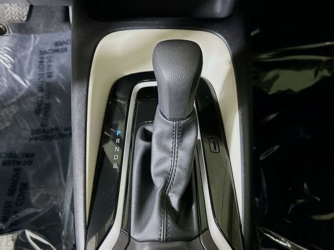 Used 2025 Toyota Corolla LE FWD image 20