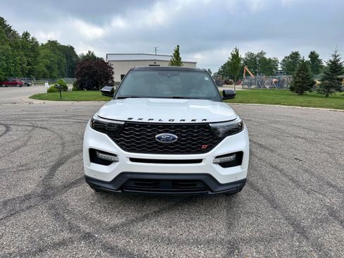 Used 2021 Ford Explorer ST w/ ST Street Pack AWD/4WD image 4