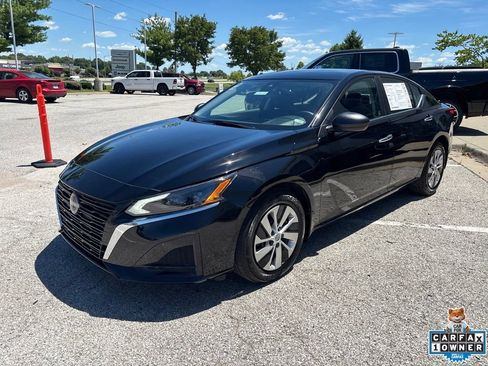 Used 2024 Nissan Altima 2.5 S FWD image 13