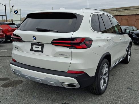 New 2026 BMW X5 xDrive40i w/ Premium Package AWD/4WD image 4
