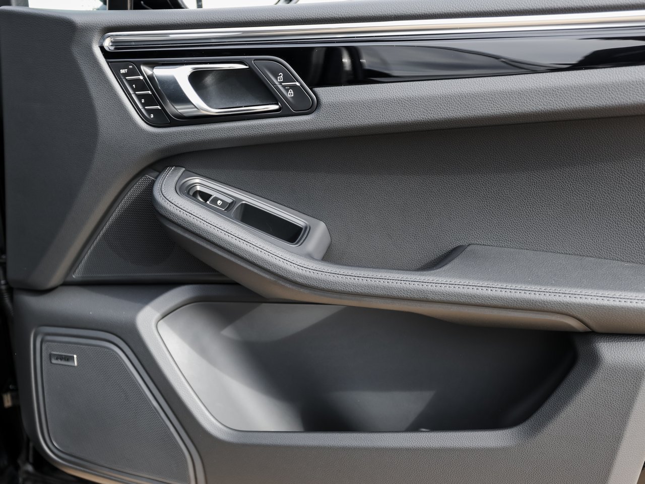 Certified 2026 Porsche Macan S AWD/4WD image 26