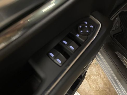 Used 2023 GMC Sierra 1500 Elevation image 12