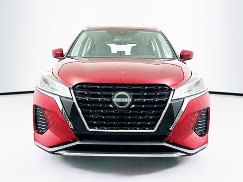 Used 2024 Nissan Kicks SV FWD image 2