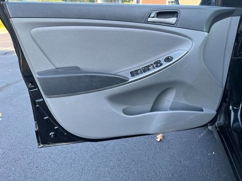 Used 2015 Hyundai Accent GLS image 10