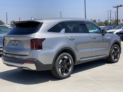 New 2026 Kia Sorento EX FWD image 3