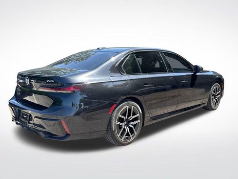 Used 2023 BMW 740i w/ Parking Assistance Package RWD image 6